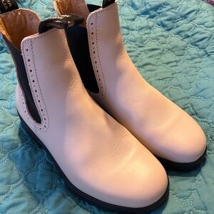 Cream Blundstone Boots Size 7 US